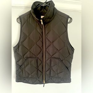 Black J. Crew puffer vest. Size M